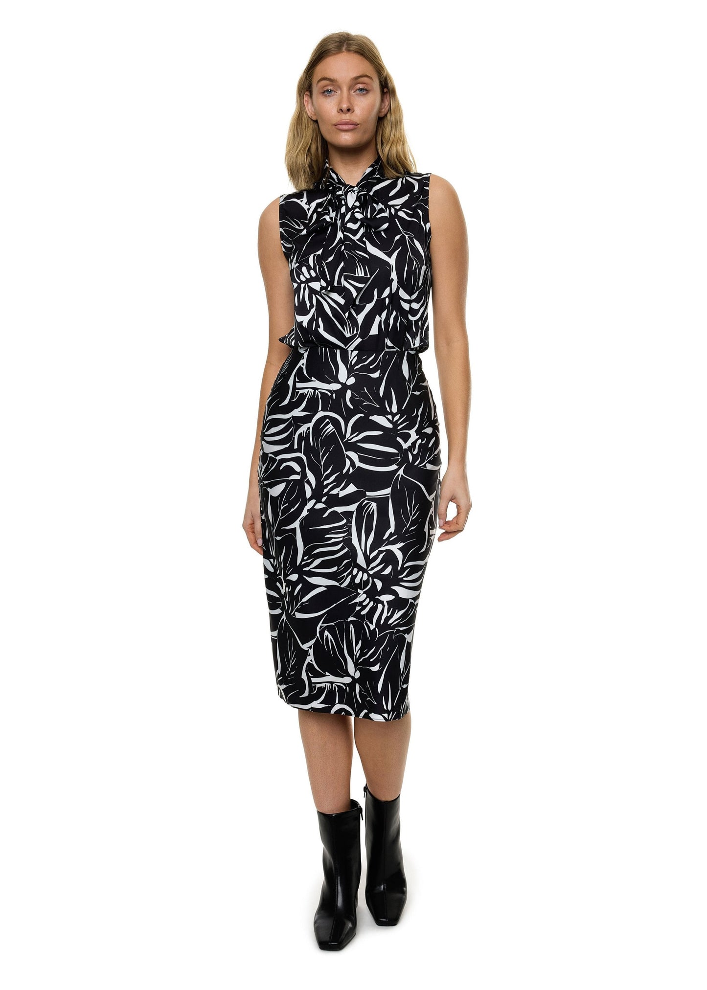 Bow Tie Sleeveless Blouse (Print)